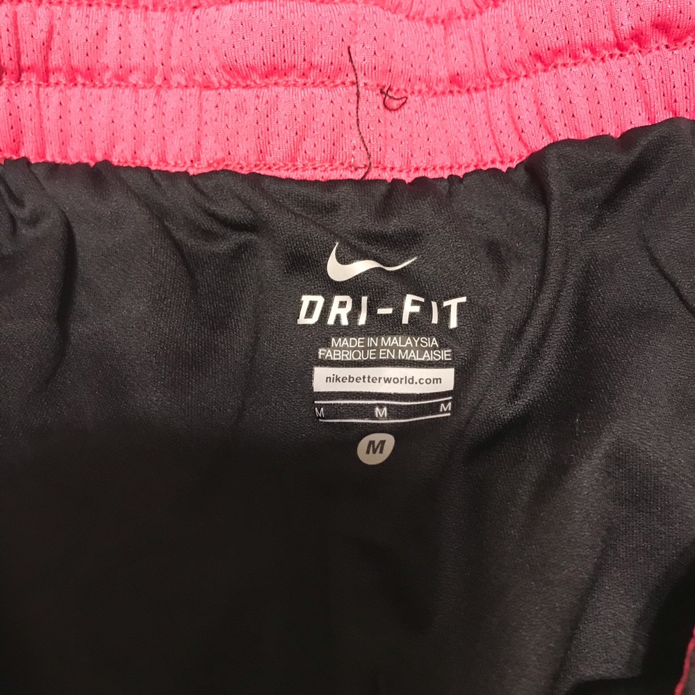 NIKE DRI-FIT SHORTS SIZE MEDIUM EXCELLENT COND - Picture 4 of 4